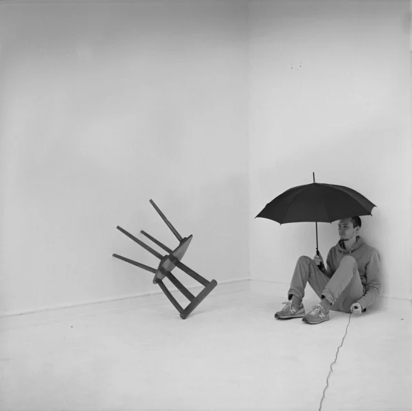 At home, a homage to the art of doing nothing and the question if I actually need a break. Featured Image